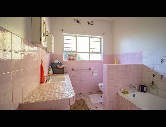 4 BEDROOM HOUSE FOR SALE IN MEADOWBROOK
